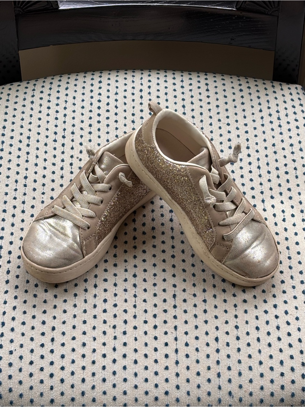 Carter's Girls Gold Glitter Low-Top Sneakers